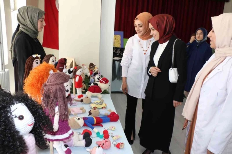 Hizan’da yılsonu sergisi
