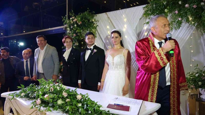 İYİ Parti Genel Başkanı Akşener, Çanakkale’de nikah şahidi oldu
