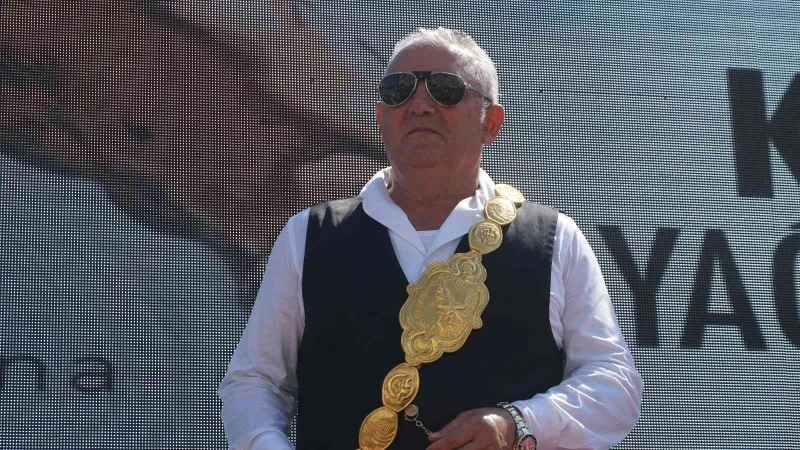 Kırkpınar Ağası davul-zurna eşliğinde törenle karşılandı
