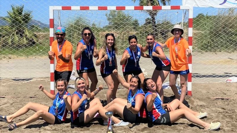 MSKÜ Plaj hentbol kadın takımı Türkiye ikincisi
