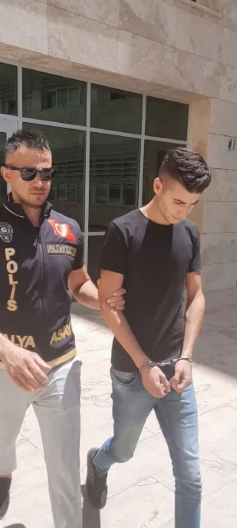 80 güvenlik kamerasıyla kimliği tespit edilen dolandırıcı yakalandı
