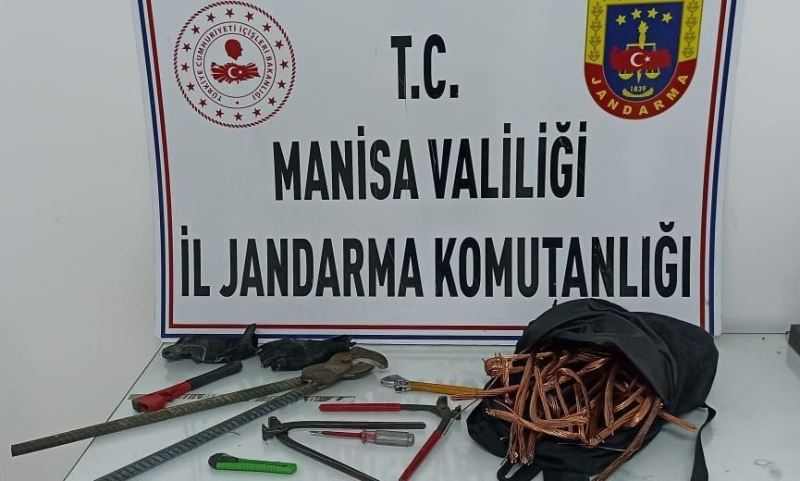 Manisa CBÜ’den bakır kablo çalan hırsızlar yakalandı

