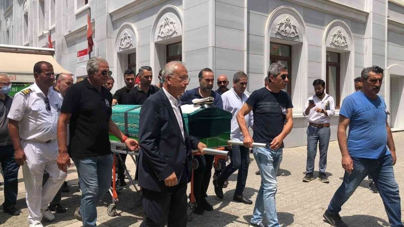 İzzet Kaptan son yolculuğuna uğurlandı
