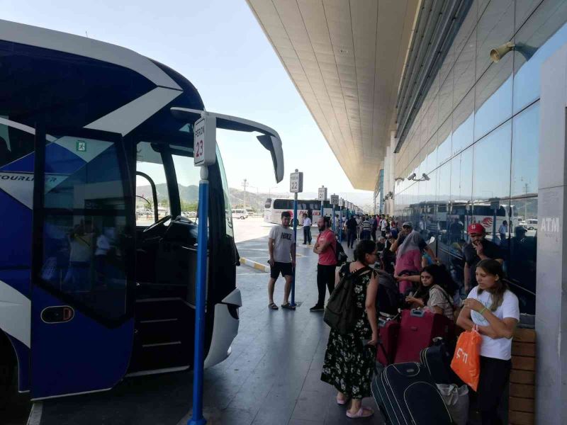 Aydın otogarında bayram yoğunluğu devam ediyor
