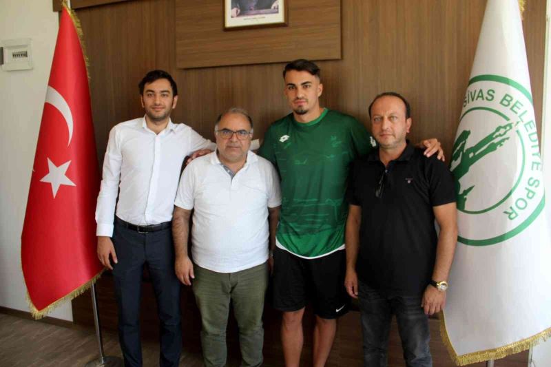 Alperen Erdinç, Sivas Belediyespor’a transfer oldu
