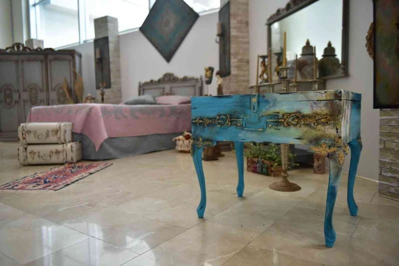 AKMEK’ten 85 yıllık asker bavuluna sanatsal dokunuş
