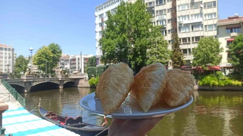 Yurt dışından gelenlerin gözdesi ’çibörek’
