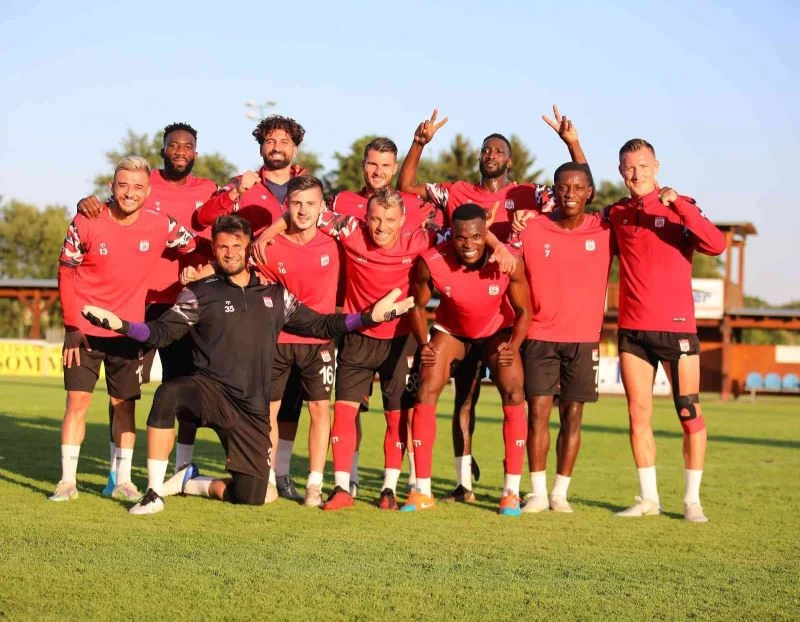 Sivasspor günü çift idmanla tamamladı