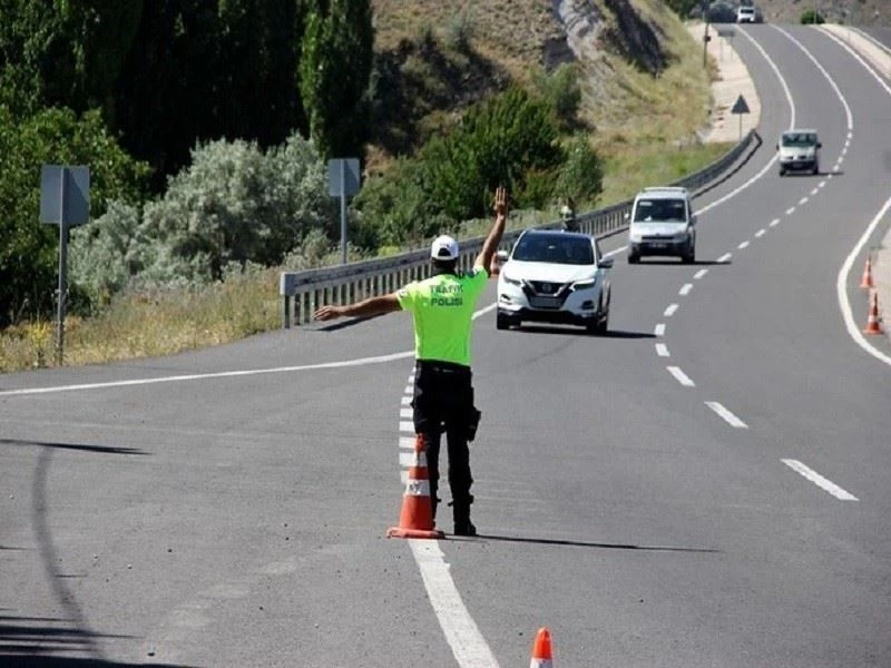 Samsun’da bayram tatilinde 4,25 milyon TL ceza yazıldı, 497 araç trafikten men edildi
