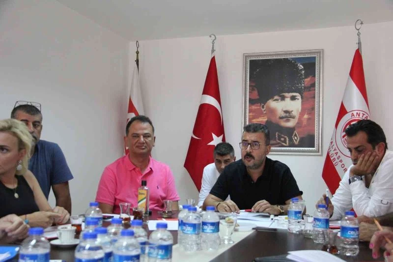 Antalyaspor Kulübü Derneğinde görev dağılımı yapıldı
