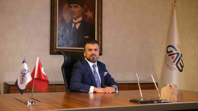 Celal Kadooğlu; “Tahıl koridoru için Türkiye stratejik öneme sahip”
