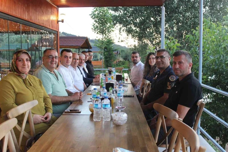 Osmaneli’nde tayini çıkan hakim ve savcılara veda yemeği düzenlendi
