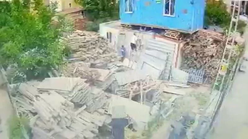 Ataşehir’de inşaatın deposundan kablo çalan hırsızlar yakalandı
