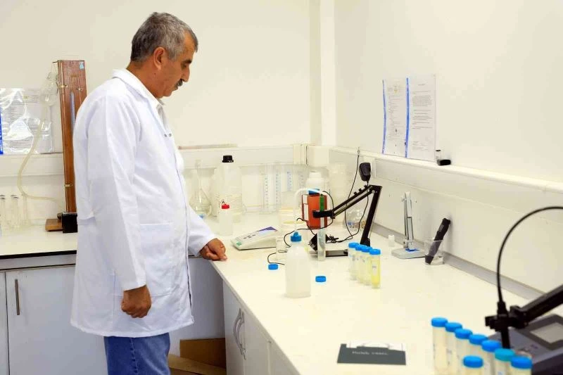 Toprak ve bitki analizi yaptıran üretici, gübreden tasarruf ediyor
