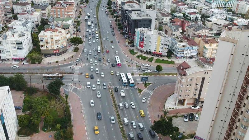 Yüzde yüz yerli sistemle Antalya’nın kavşakları akıllı hale getiriliyor
