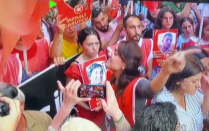 İzmir’deki Suruç anmasında olay çıktı: 4 polis yaralı
