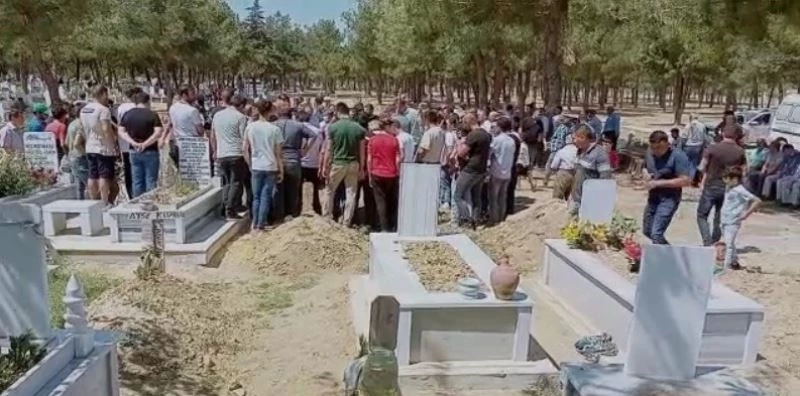 Hakkı’nın ardından Rafet de son yolculuğuna uğurlandı
