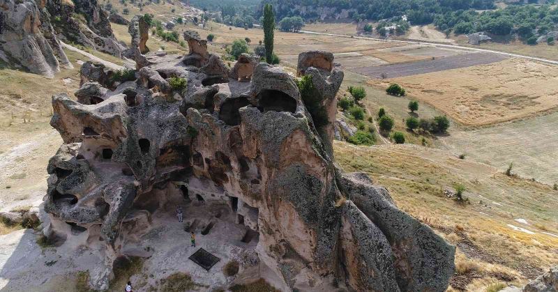 Anadolu Üniversitesi öncülüğünde Yazılıkaya’da arkeolojik kazılar 71 yıl sonra yeniden başlıyor
