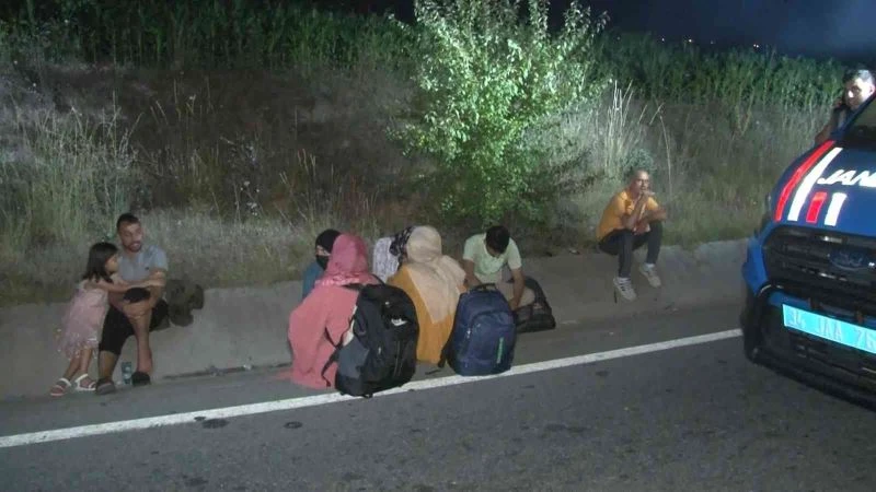 Havasızlıktan ölmek üzereyken jandarmanın dikkati sayesinde kurtarıldılar
