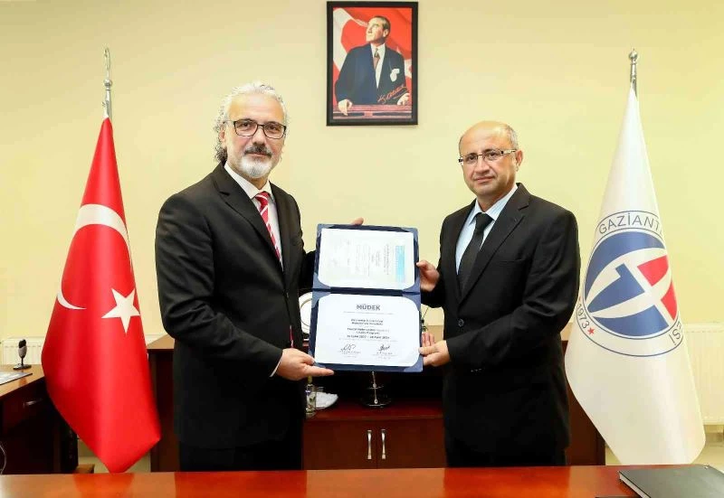 GAÜN Tekstil Mühendisliği MÜDEK tarafından yeniden akredite edildi
