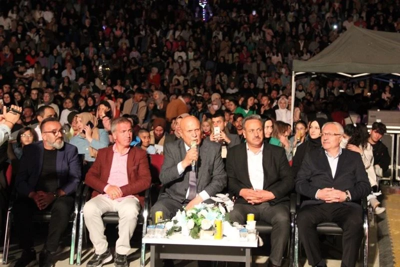 Şölenlerin dördüncü gününde Kolpa Bayburt’u salladı
