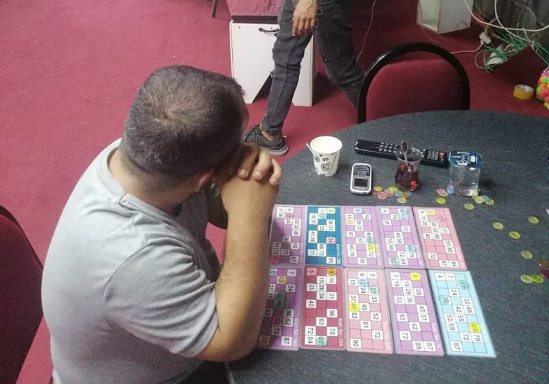 İzmir’de kahvehaneye kumar baskınında ceza yağdı
