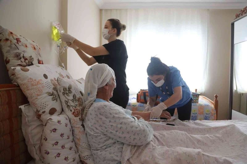 Kartal Belediyesi, ‘Evde Ücretsiz Sağlık Hizmeti’ ile sosyal belediyecilikte örnek oluyor
