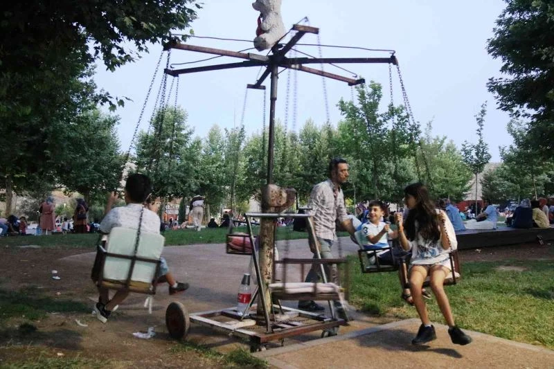 Diyarbakır’da tarihi mekanlar sıcak hava nedeniyle gündüz boş, akşam dolu
