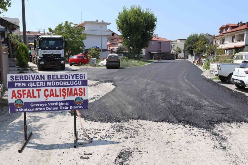 Serdivan’da asfalt çalışmaları devam ediyor
