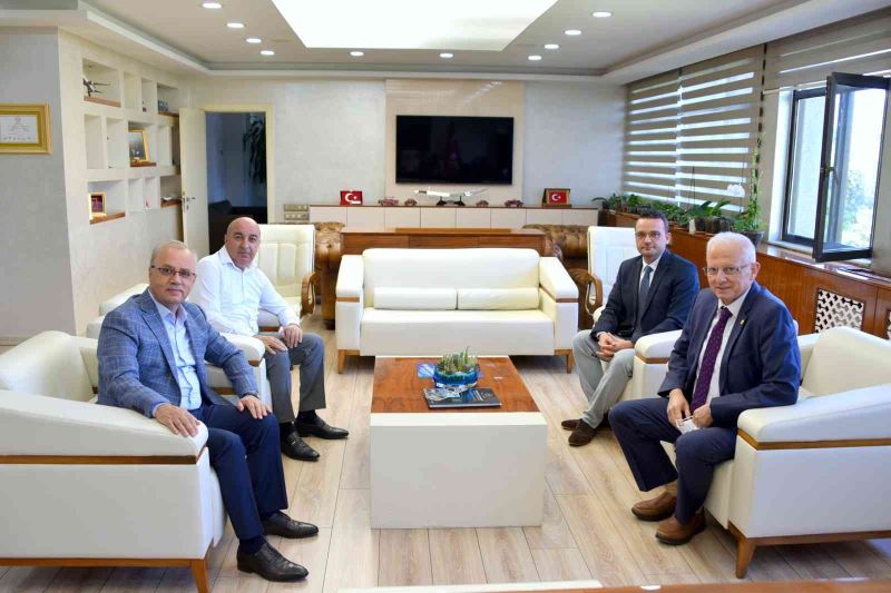 Başkan Kayda, İktisat Fakültesi’nin yeni dekanı Koçtürk’ü ağırladı
