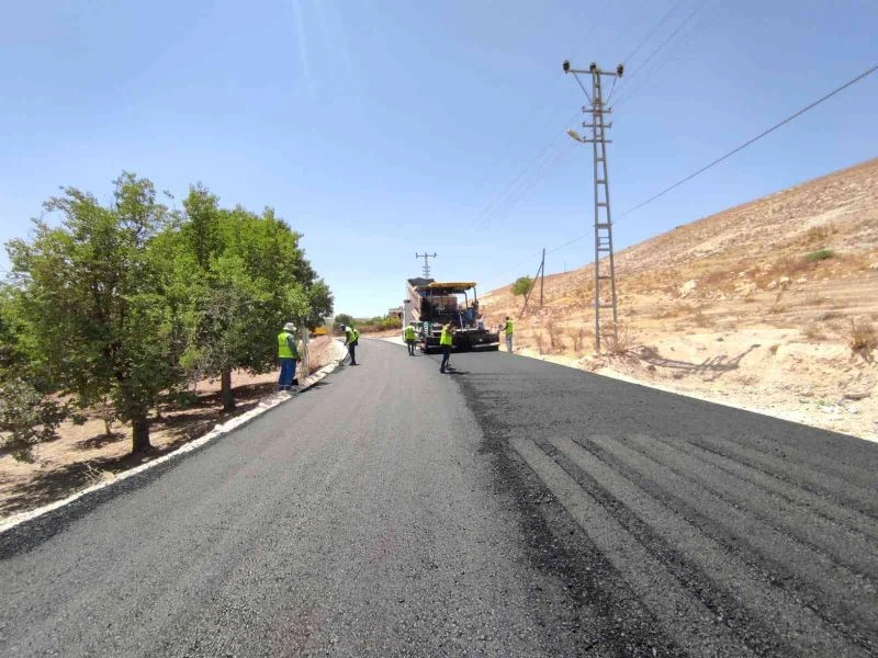 Bir günde 3 bin 549 ton asfalt serimi
