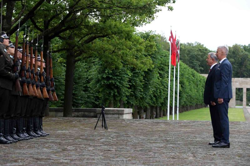 Milli Savunma Bakanı Hulusi Akar, Letonya’da
