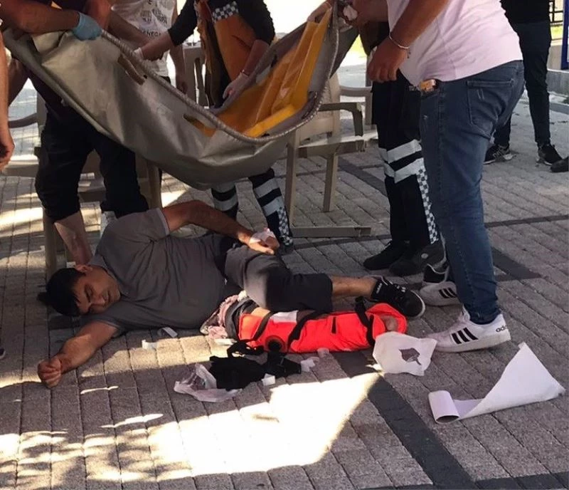  Babasıyla parkta çay içerken husumetlisi tarafından vuruldu
