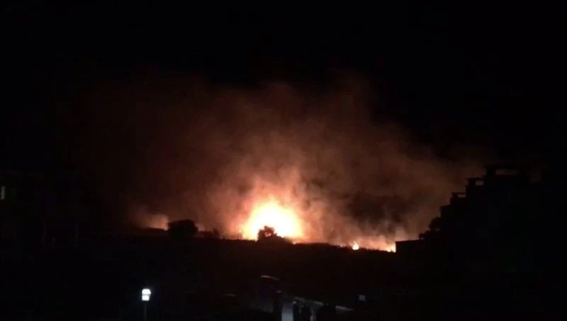 Çanakkale’de çocukların attığı torpil anız yangını çıkardı
