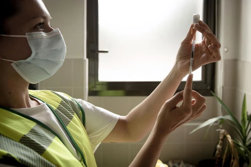 Hindistan’da aynı şırıngayla 30 öğrenciye Covid-19 aşısı yapıldı
