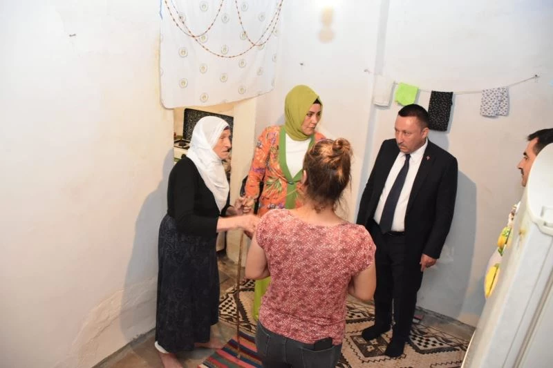 Kimsesi olmayan 80 yaşındaki Ayşe ninenin hayat hikayesi yürek sızlatıyor
