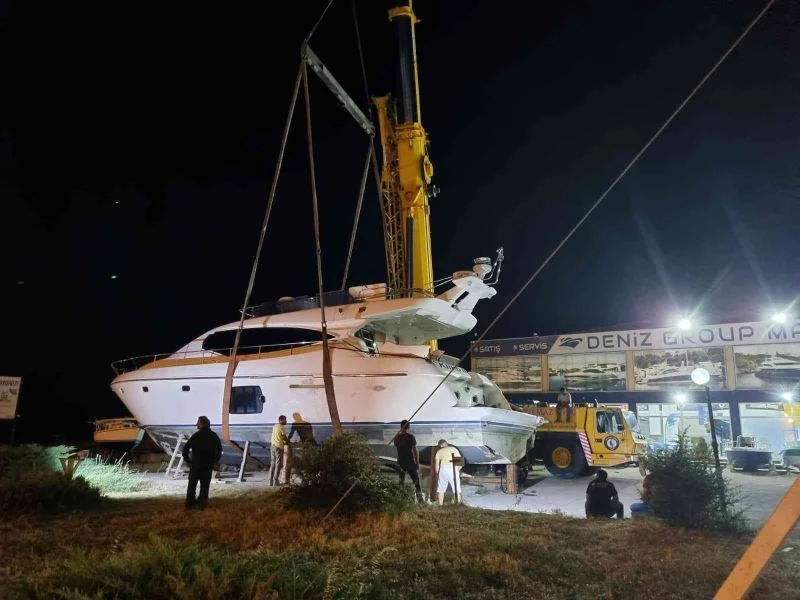 Amerikalı iş adamının lüks yatı bakım için Silivri’ye getirildi
