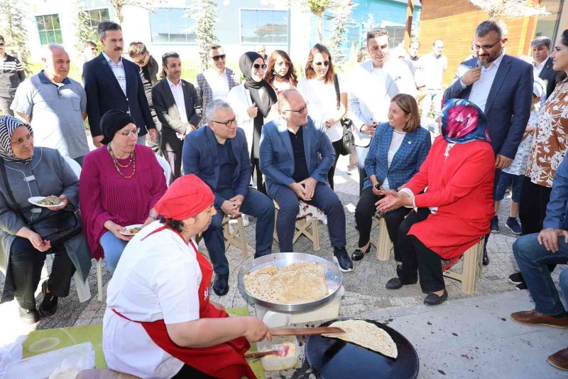 Sivas’ta Yöresel Ürün Satış Merkezi açıldı
