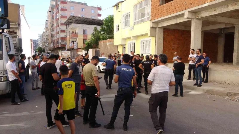 Diyarbakır’da akrabalar arası taşlı sopalı kavga: 3 yaralı
