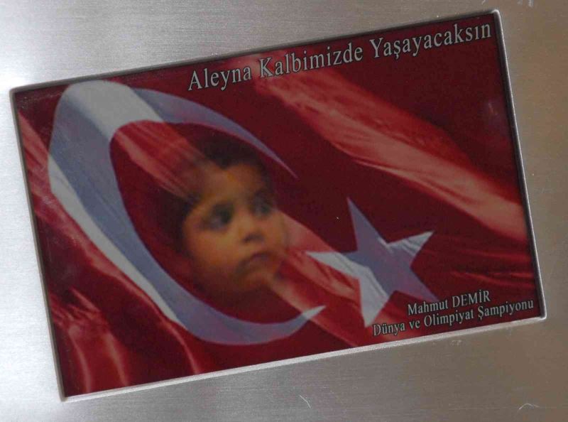 Güngören’deki bombalı saldırıda hayatını kaybeden 3 yaşındaki Aleyna’nın gelinliği mezarına konulmuştu
