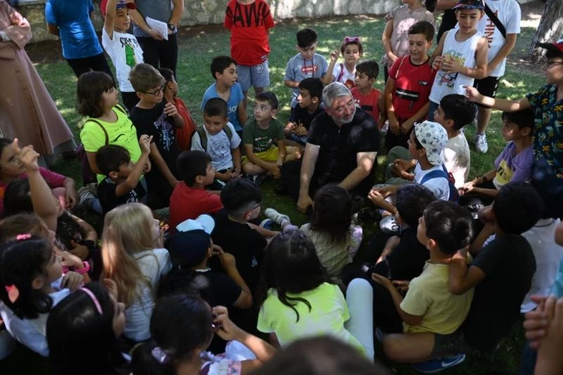 Başkan Aşgın’dan minik kursiyerlere özel ilgi
