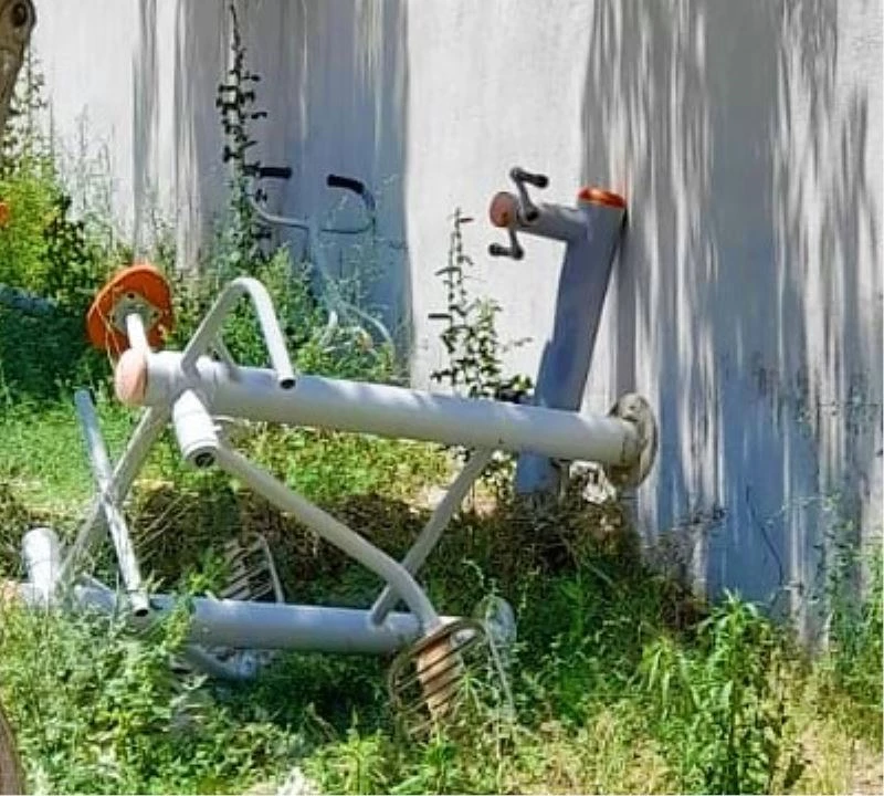 Buldan’da spor aletleri çürümeye terk edildi
