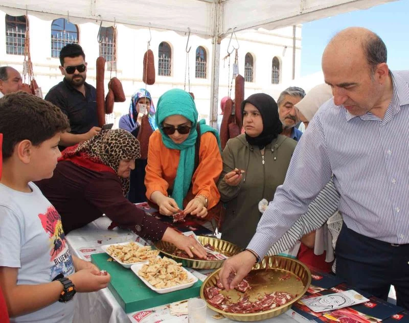 Tescillenen Sivas pastırması kapış kapış gitti
