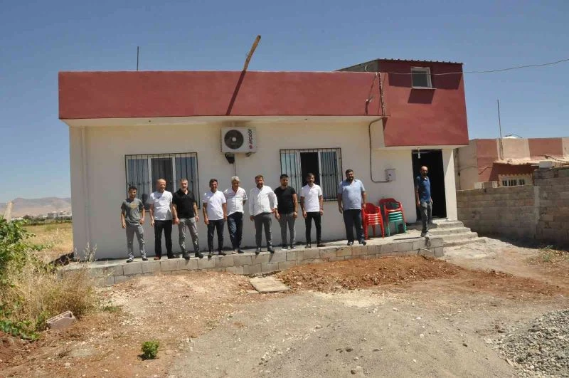 Mardin esnafından dayanışma örneği, evi harabe olan yetim aileye yeni ev yaptılar
