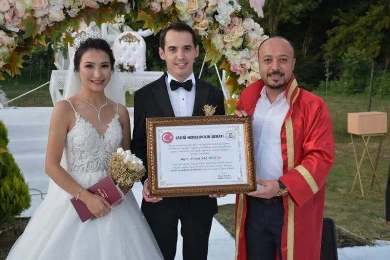 Dazkırı Kaymakamı Sakarya dünya evine girdi
