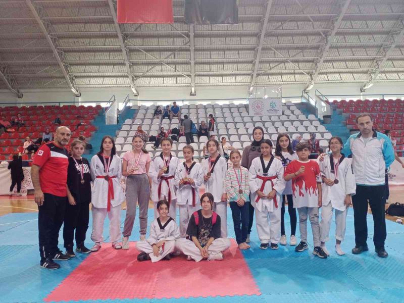 Gölcüklü 7 karateci Türkiye Şampiyonası’nda mücadele edecek
