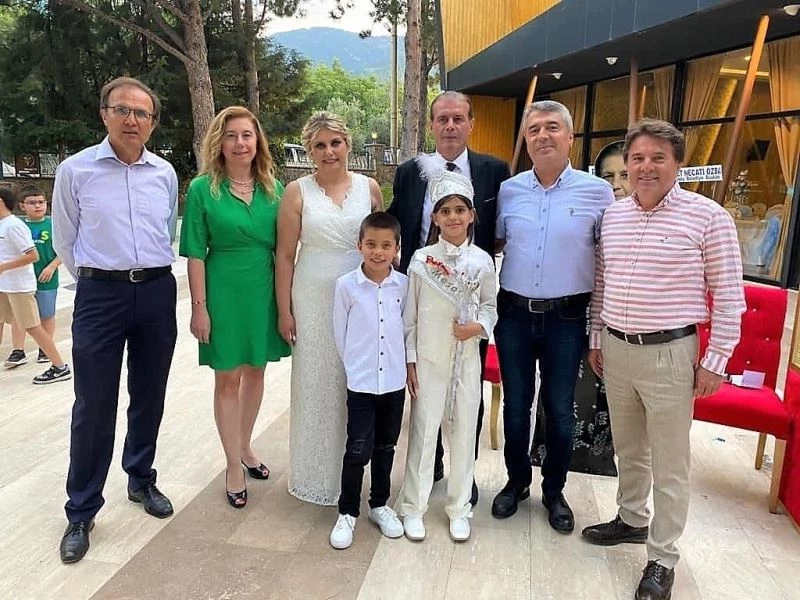 Öztürk Ailesinin oğlu erkekliğe ilk adımını attı
