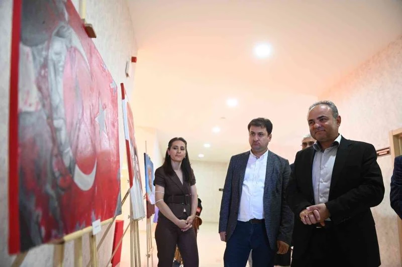 15 öğrenciden 15 resimle 15 Temmuz sergisi
