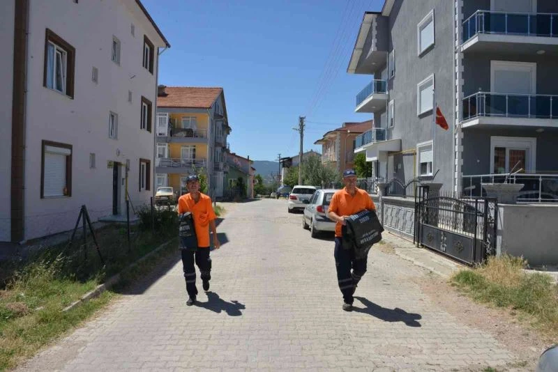 Gediz’de kurban atıkları için poşet dağıtımı başladı
