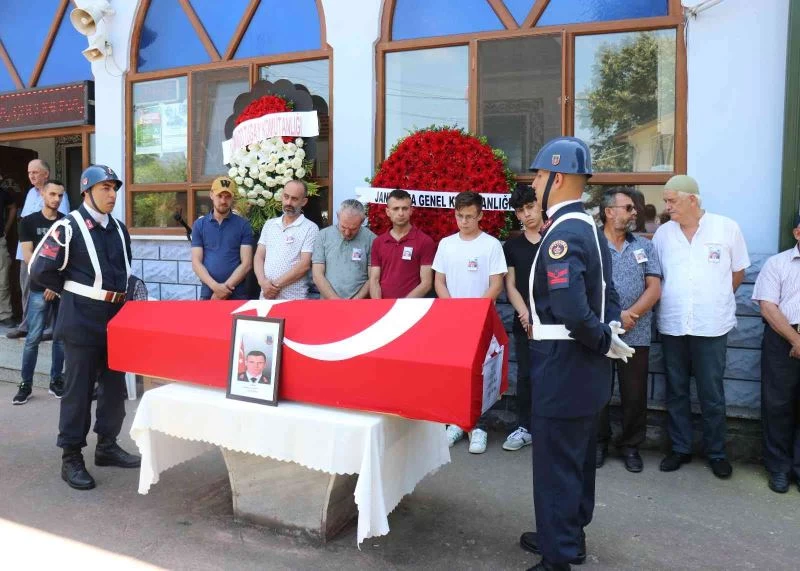 Bayram iznine gelirken hayatını kaybeden Uzman Çavuş son yolculuğuna uğurlandı
